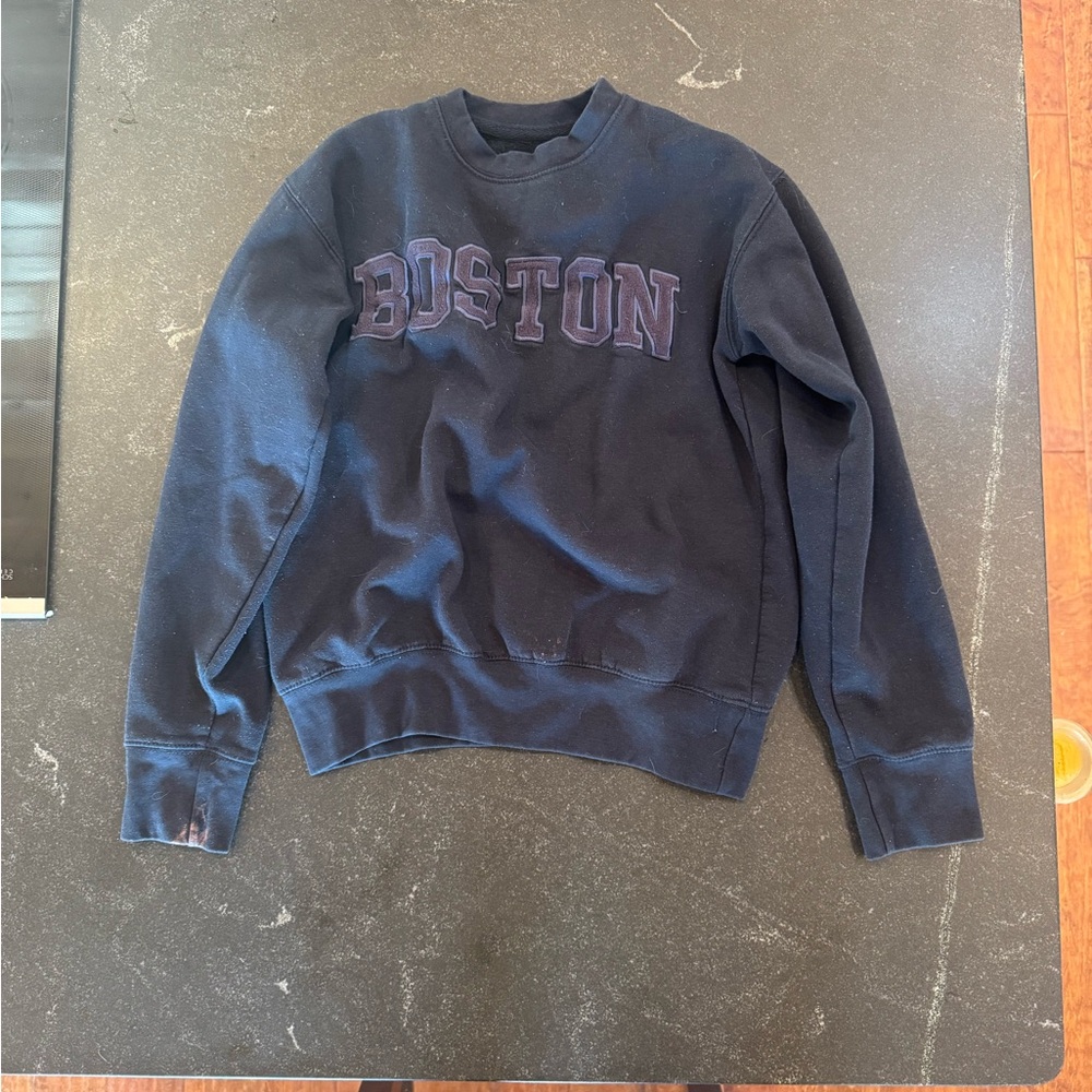 Boston sweat shirt